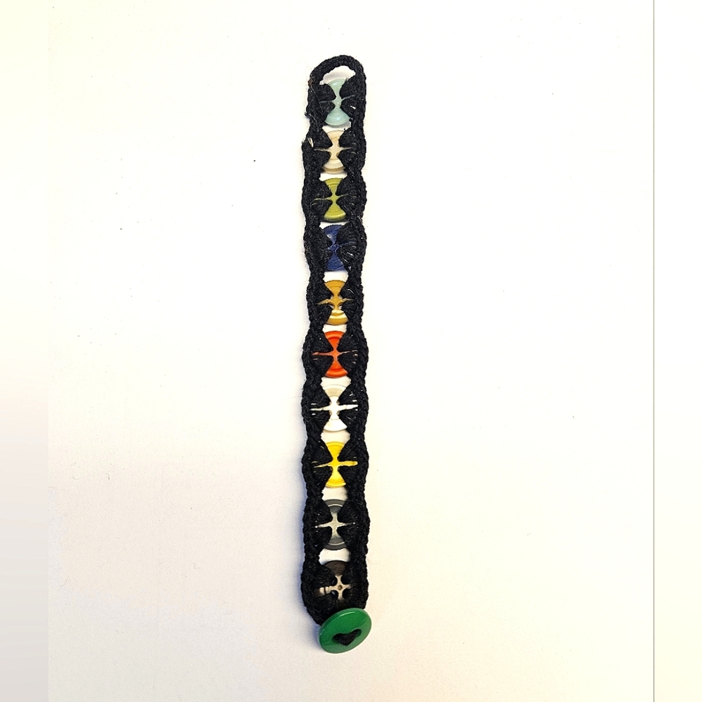 Crocheted Button Bracelet - Picture 4 of 6